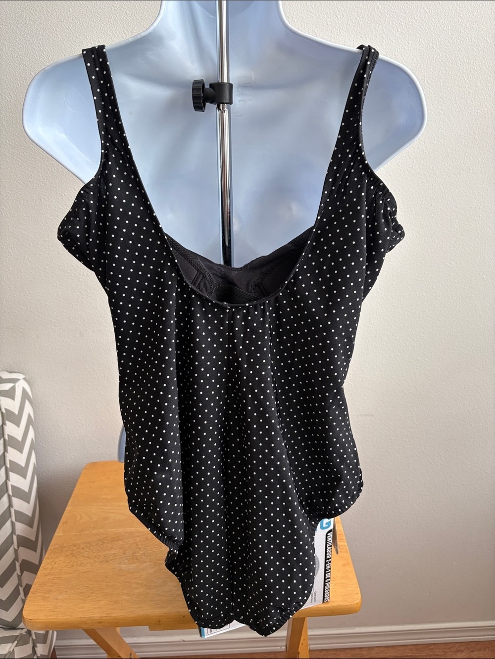 Miracle Suit Black Polka Dot Surplice Women's One Piece Swimsuit Size 12 - Picture 2 of 12